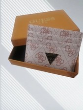 Elegantes und kompaktes GUESS