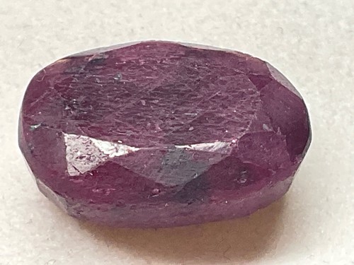 Edelstein rubin rot - 19.5, ct.