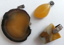 drei verschiedene Kettenanhänger - Achat, Karneol, Bernstein, Milchbernstein ???