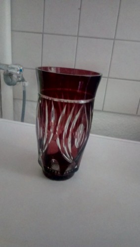 Glasvase aus geschliffen - , glas