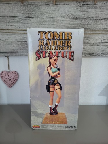 Tomb raider lara croft statue - croft,