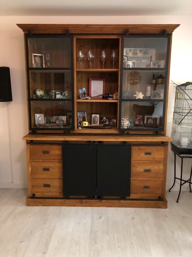 Vitrinenschrank aus massivholz - aus,