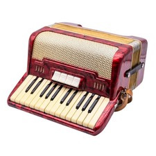 Kleines Akkordeon in antikem