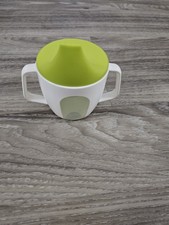 Babyflasche, Trinkbecher für Babys mit Haltern und Aufsatz