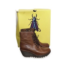 Fly London, Schnürstiefel