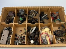 Sortiment teils uralt Buchsen 20er Jahre Radio Stecker usw. Radiowerkstatt