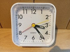 Quarzwecker mit Nachtlicht