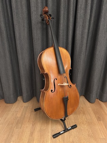 Cello mit bogen - 4/4,