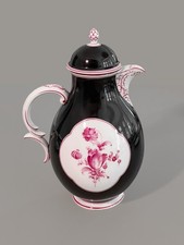 Nymphenburg Porzellan-Service "Schwarz mit Purpurblumen", 32 Teil