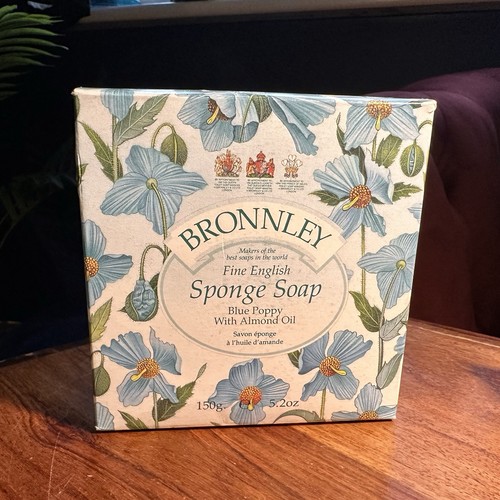 Bronnley blue poppy sponge - poppy,
