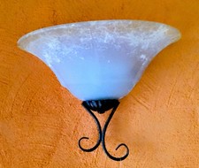 Wandlampe im Landhausstil mit