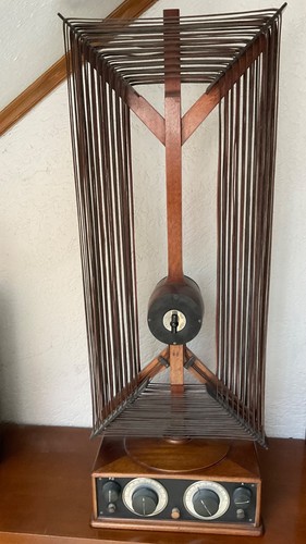 Altes radio mit rahmenantenne - radio,