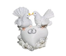 Taubenpaar auf Herz mit Ringen