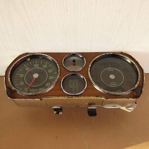 Oldtimer audi 100 - oldtimer,