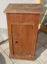 antikes Nachtkästchen