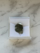 Natürlicher Moldavit Rohstein