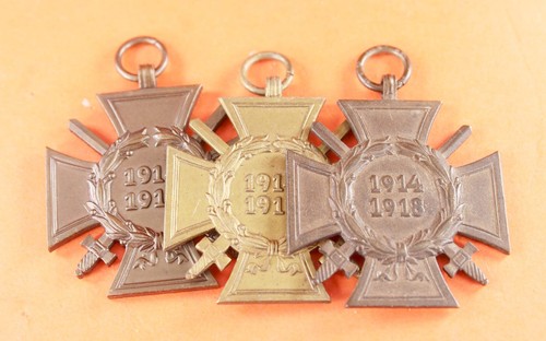 Ehrenkreuz für - 3,