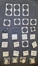 Jung CD500 Serie Cremeweiß Set, Rahmen, Steckdose, Wechsel- und Serienschalter