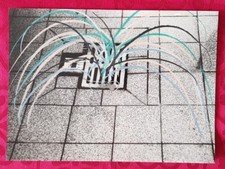 SW-Foto, Stillleben, Krankenhaus, Leichenhalle, übermalt à la Arnulf Rainer