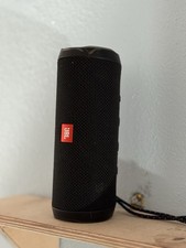 JBL Flip 4 Schwarz NEUER AKKU