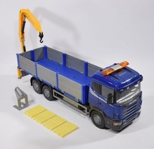 EMEK Scania 124L 420 LKW mit Kran 1:25 Modellauto Lastwagen mit Paletten