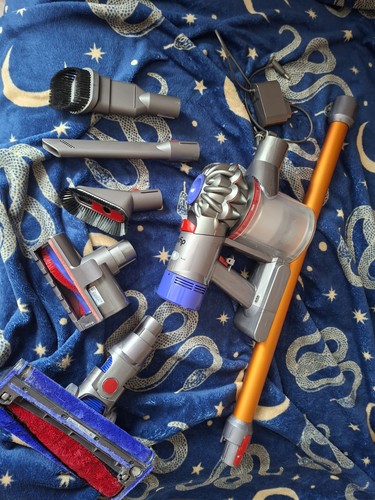 Dyson cyclone v10 absolute - dyson,