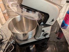 Nestling Knetmaschine mit