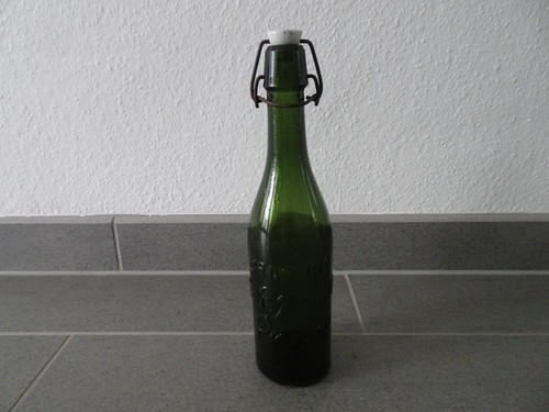 Uralte antike bügelflasche - antike,