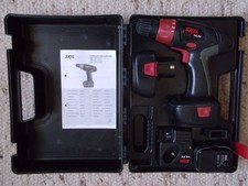 Skil Akkuschrauber Set im Koffer - Ladekabel beschädigt, Akkus tiefentladen