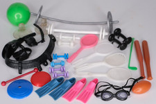 Mattel Barbie Puppe Zubehör Sport California Dream Kleidung Tennis Hantel Flosse