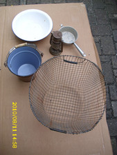 alte Garten-Deko,Drahtkorb Emaille-Eimer-Schüssel,antik,Lampe ,Alu-Sieb ,vintage