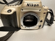 Nikon F50 35mm Spiegelreflex SLR Gehäuse body silber Nikon AF mount full frame 