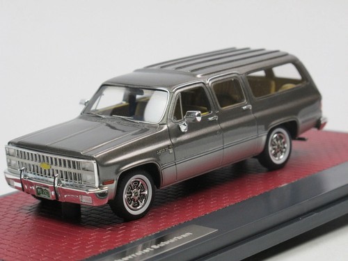 Chevrolet suburban grey silver - chevrolet,
