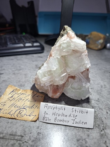 Apophyllit stilbit auf - apophyllit,