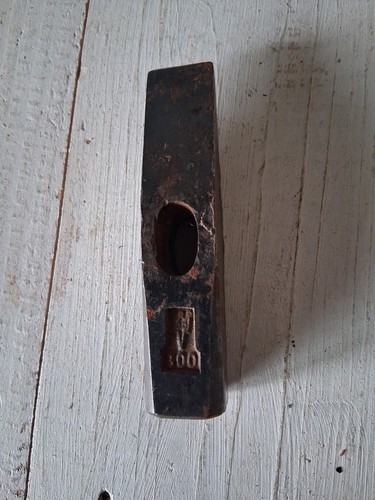Alter hammer ohne stiel - alter,