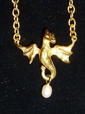 Drachenfels 'Dragonheart' Collier Kette Drache mit Perle Silber goldplattiert