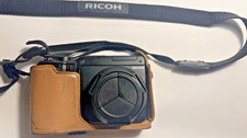 Ricoh GXR mit P10 28-300mm F3.5-5.6 Lederetui Guter Zustand