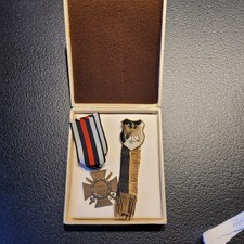 2 alte Abzeichen / Orden