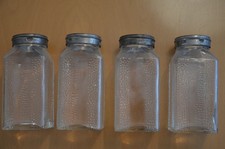 Alte Glasbehälter , wohl für