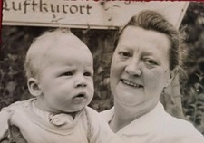 Krankenschwester hält süßes