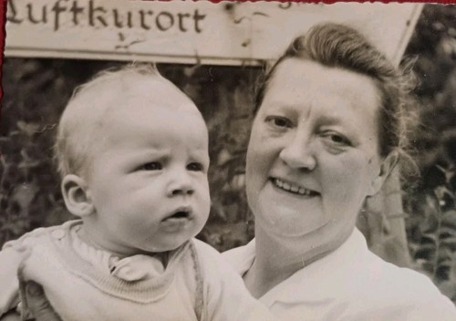 Krankenschwester hält süßes