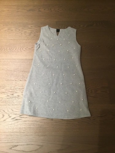 Schönes kleid mit - mit, perlen