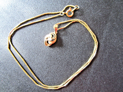 Kette mit anhänger - mit,