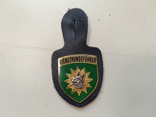 Brusttaschenanhänger