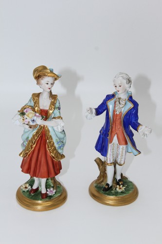 Porzellanfiguren dame mit - -,
