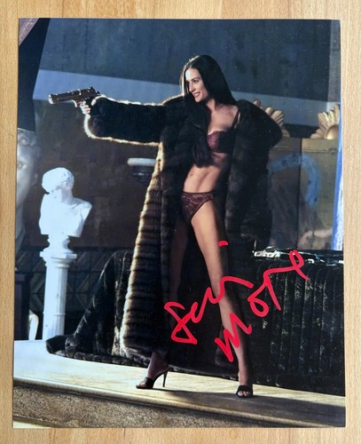 Demi moore signed - demi, |