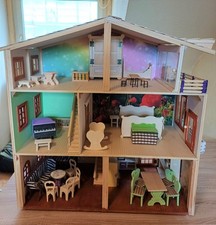 Puppenhaus aus Holz (selbst