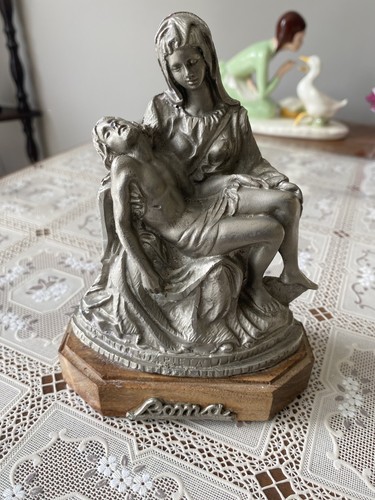 Pieta skulptur michelangelo - pieta,