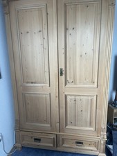 Kleiderschrank Massivholz Antik Mit Stange Schubladen Und Ablageflächen