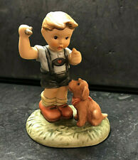 Göbelfigur Berta Hummel BH 211 Fetch Junge mit Hund + Stöckchen Göbel Figur